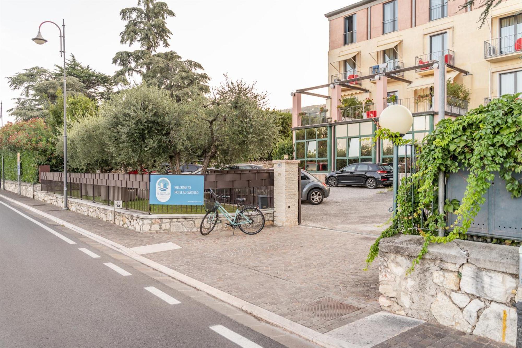 Hotel Al Castello Torri Del Benaco Exterior foto