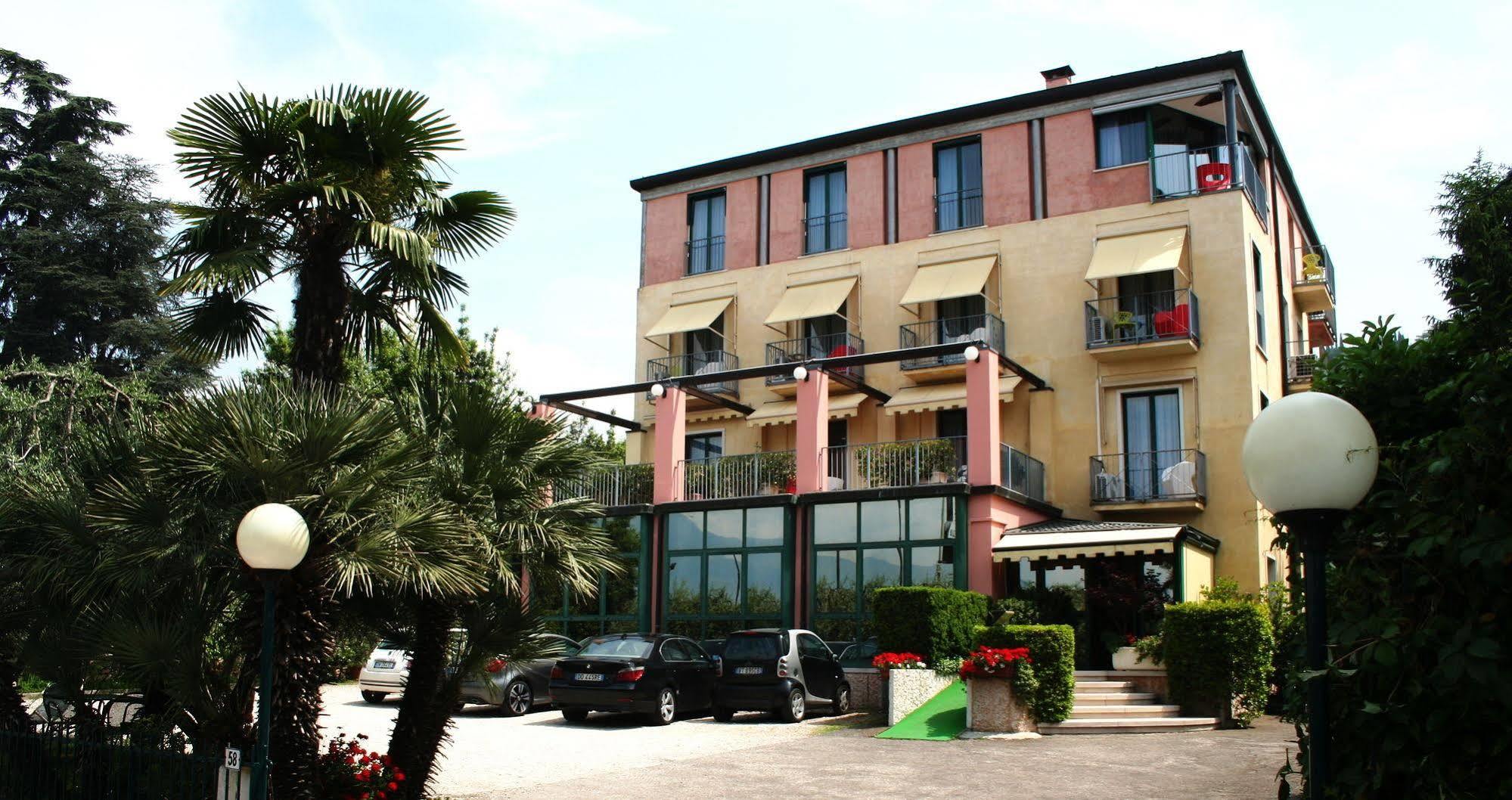 Hotel Al Castello Torri Del Benaco Exterior foto
